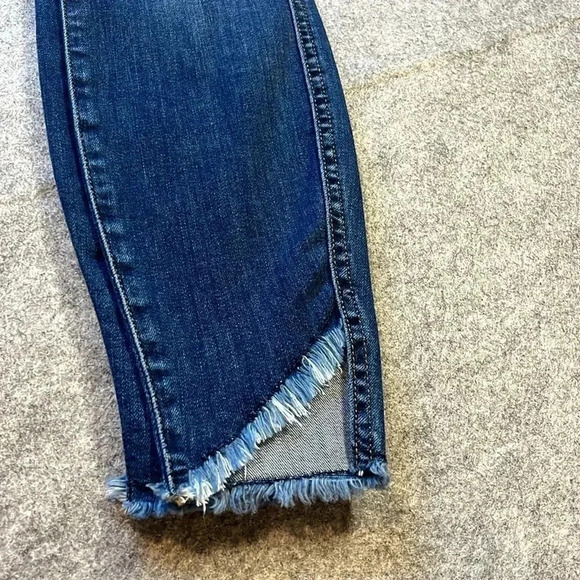 7 for all Mankind, The Ankle Skinny. Size 25. - Picture 4 of 11